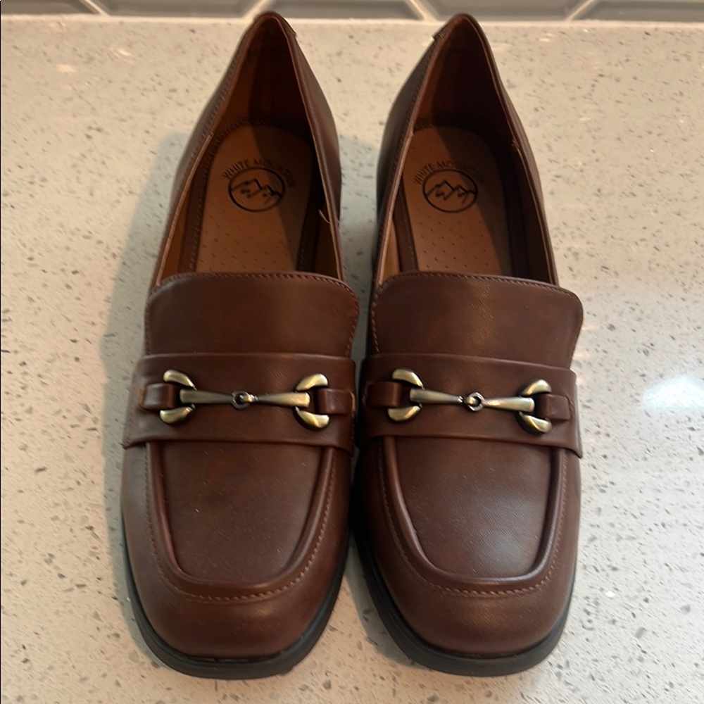 White Mountain Brown and Gold Flats with Timeless Elegance